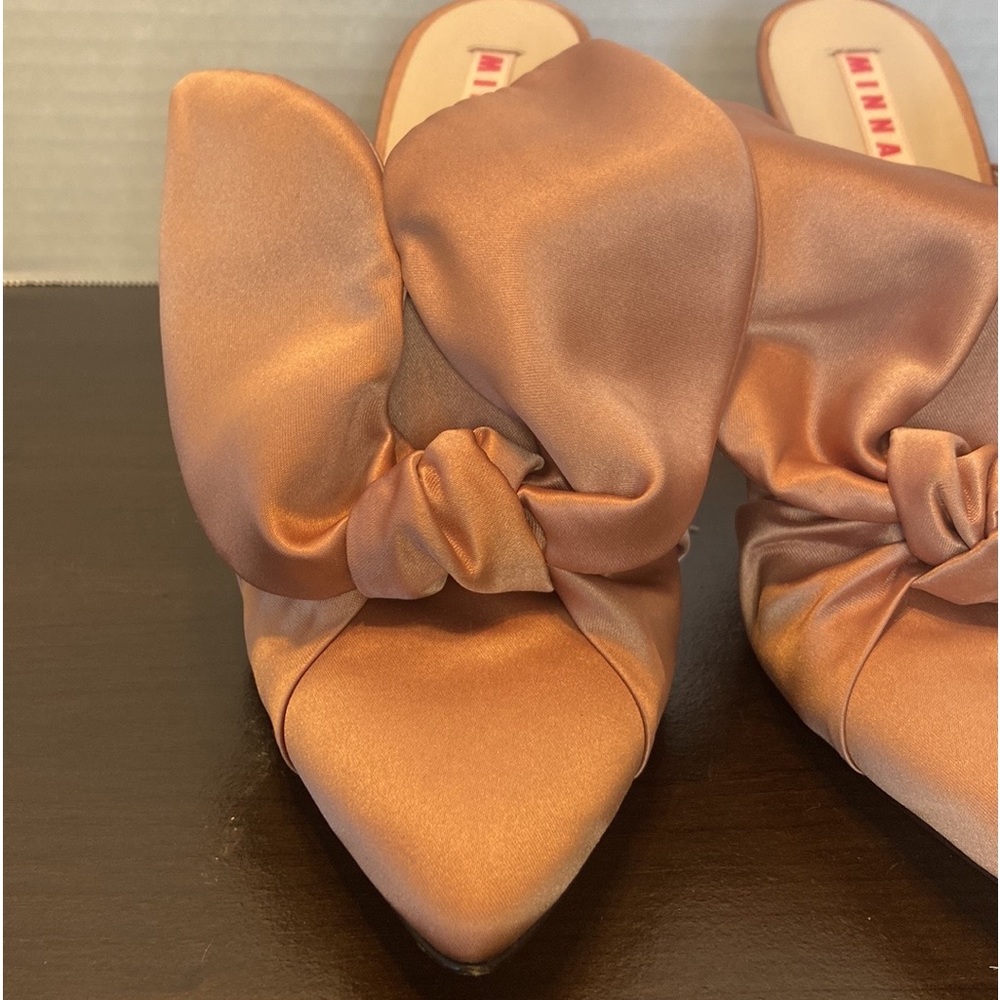 Minna Parikka Elizabeth Rose Satin Bunny Pump 40 - Picture 9 of 16